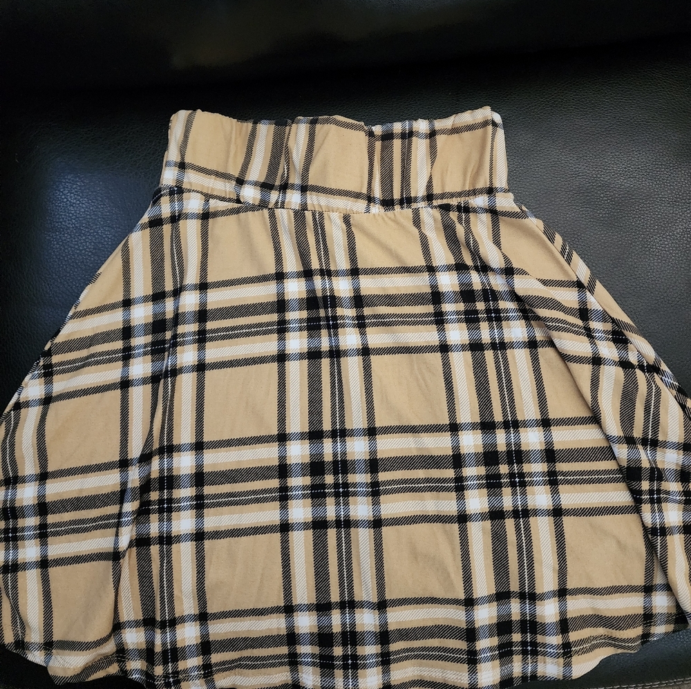 Rue21 Cream and Black A-Line Pleated Skirt